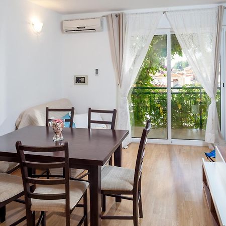 Apartments Leut 80M From The Sea Podgora Eksteriør bilde