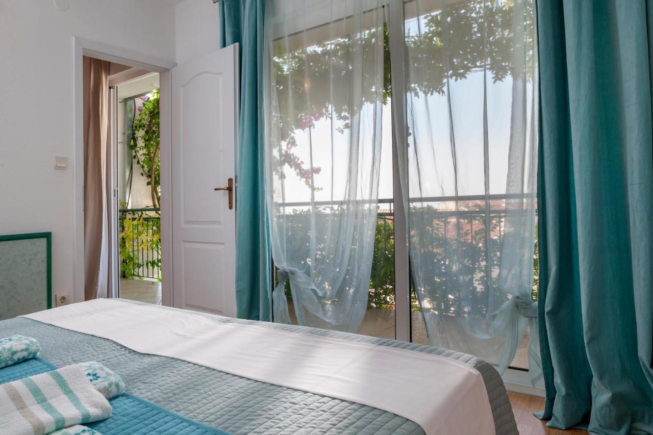 Apartments Leut 80M From The Sea Podgora Rom bilde