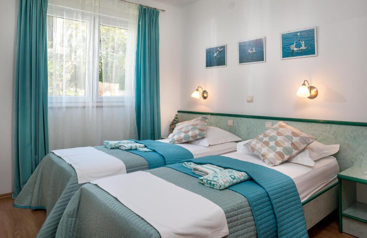 Apartments Leut 80M From The Sea Podgora Rom bilde
