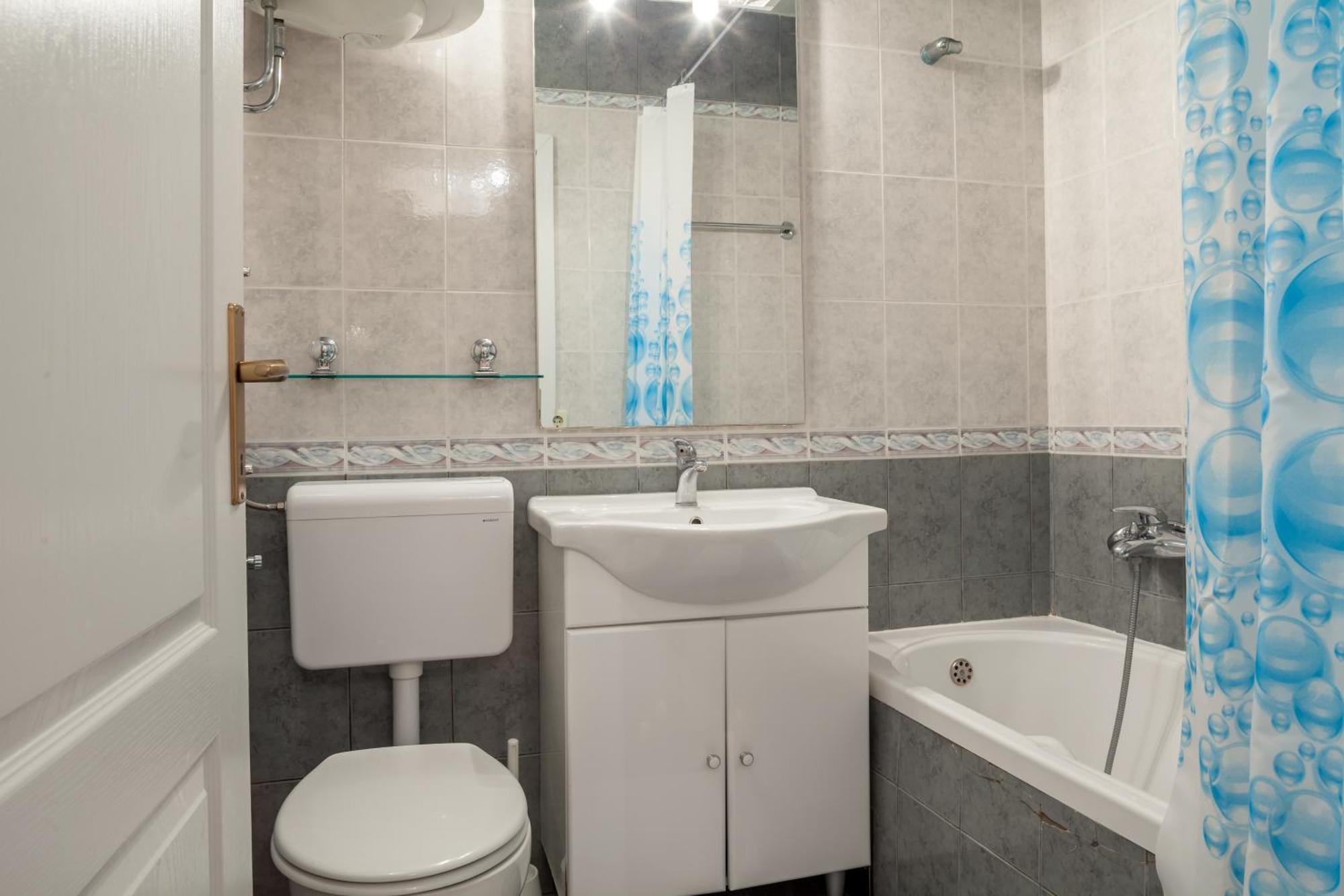 Apartments Leut 80M From The Sea Podgora Rom bilde