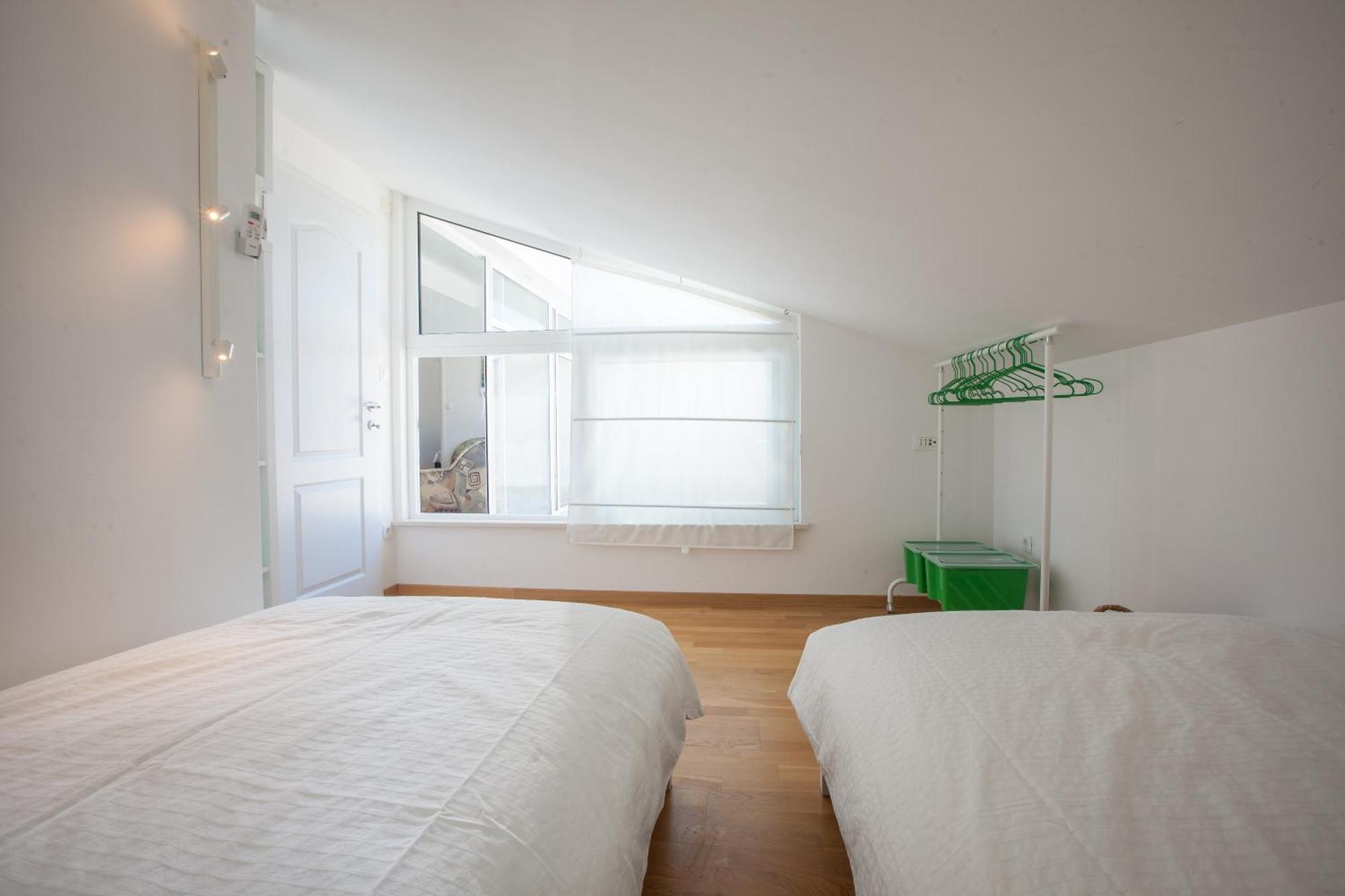 Apartments Leut 80M From The Sea Podgora Rom bilde