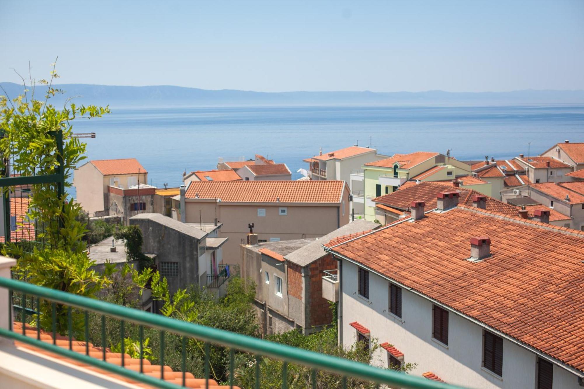 Apartments Leut 80M From The Sea Podgora Rom bilde