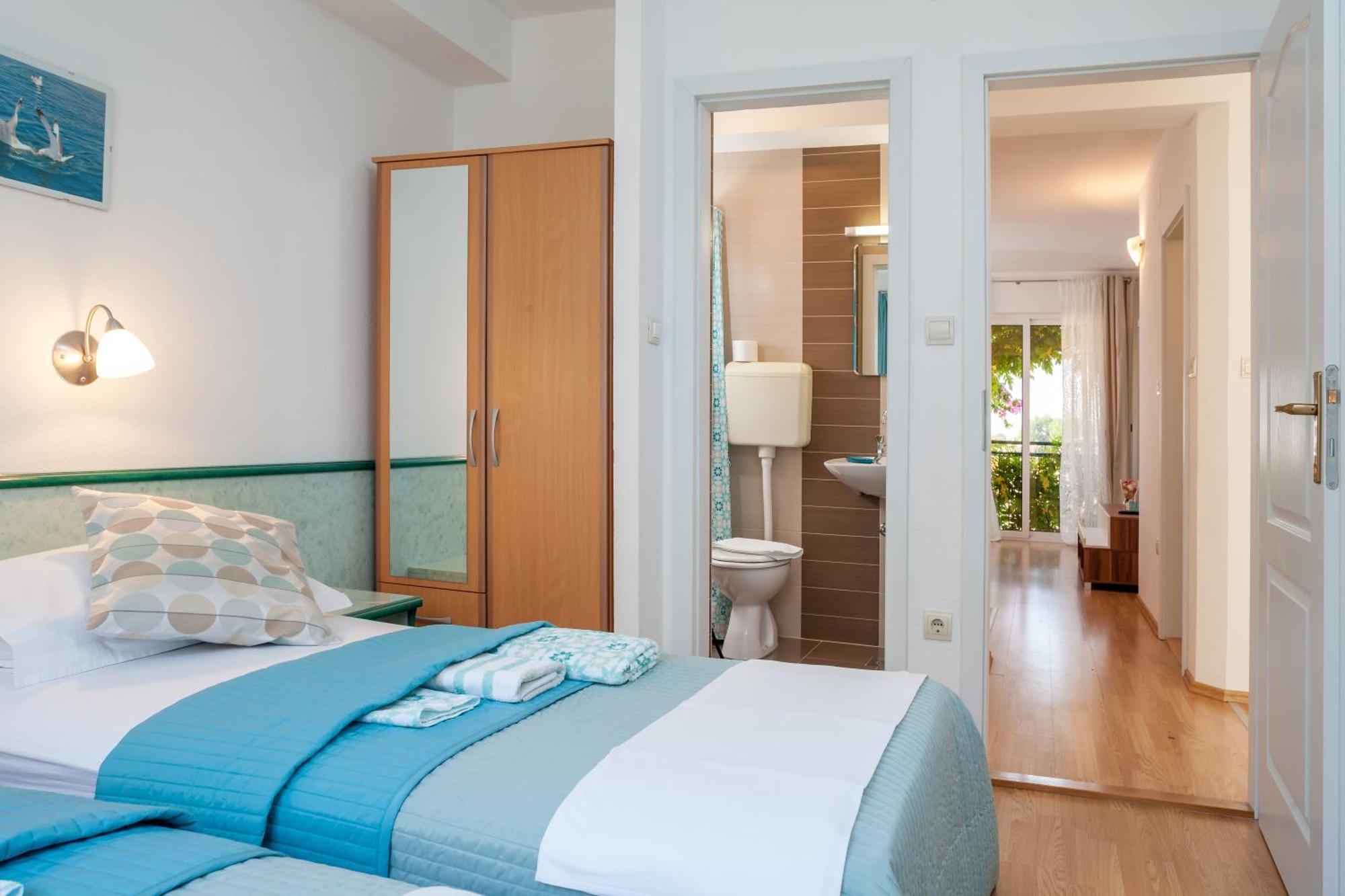 Apartments Leut 80M From The Sea Podgora Rom bilde